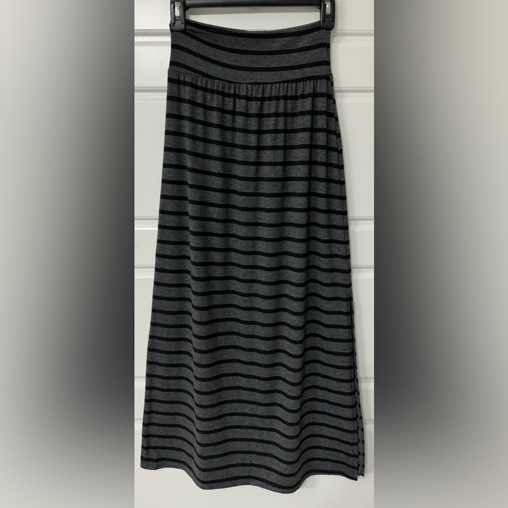AB Studio black/gray striped skirt